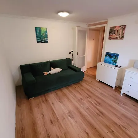 Rozsako Apartman * Balatonalmadi